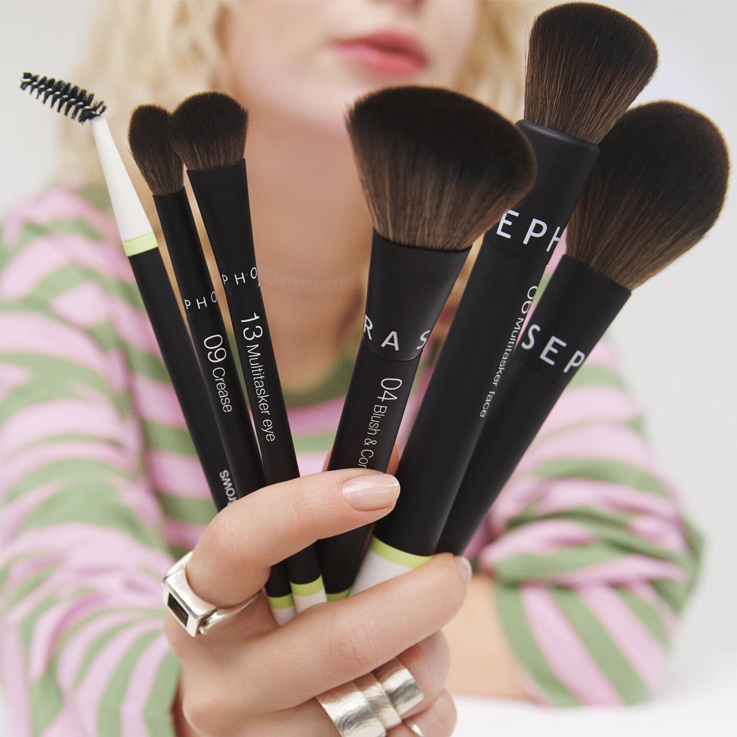 THE STARTER BRUSH SET-24 (SET DE BROCHAS PARA ROSTRO)